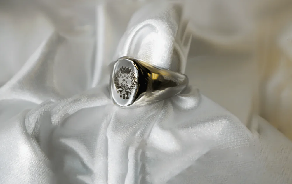 G signet ring